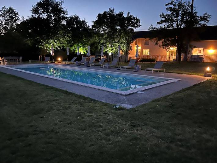 Location de vacances pour 8 personnes, avec piscine et jardin à Sainte-Foy-d'Aigrefeuille - 2