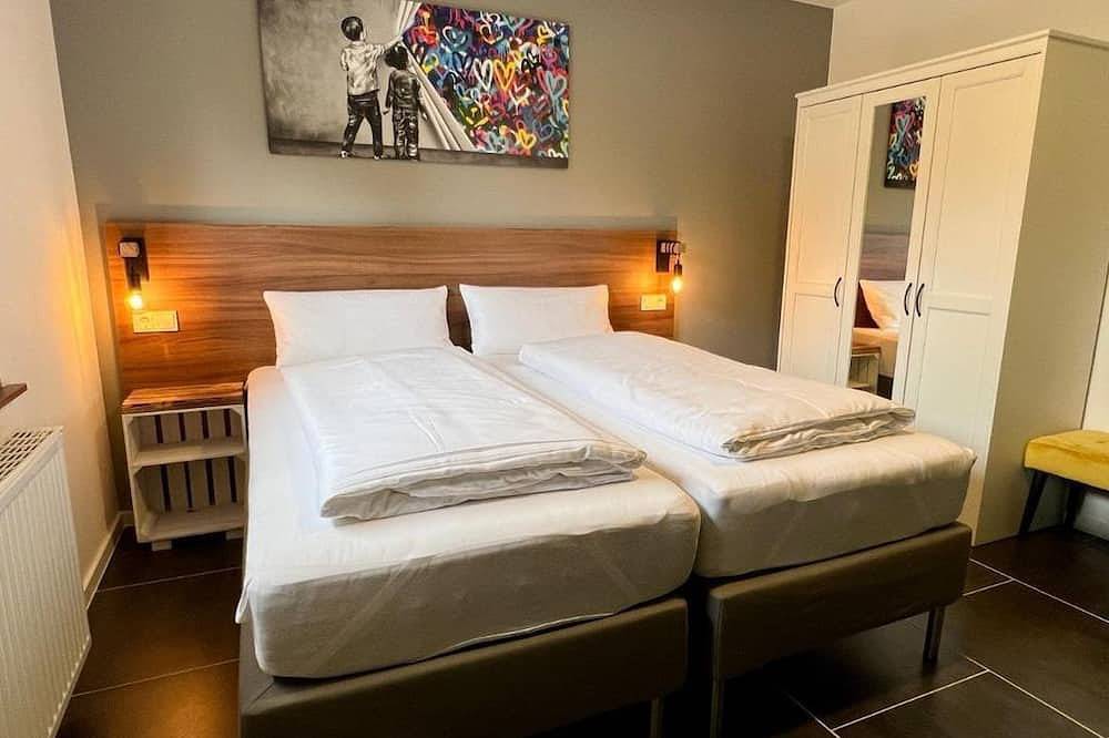 Ganze Wohnung, Doppelzimmer mit Gemeinschaftsküche - Junipro Apartments & Rooms in Nohfelden, Saar-Nahe-Bergland