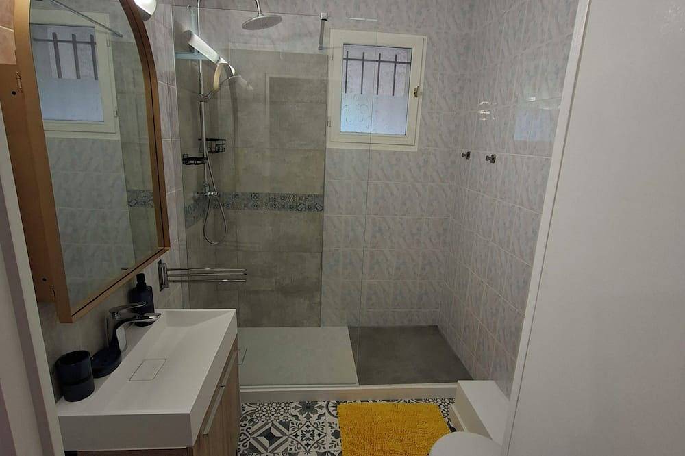 Ganze Wohnung, Air-conditioned, bright, and quiet studio apartment in Gréoux-les-Bains in Gréoux-les-Bains, Alpes-de-Haute-Provence