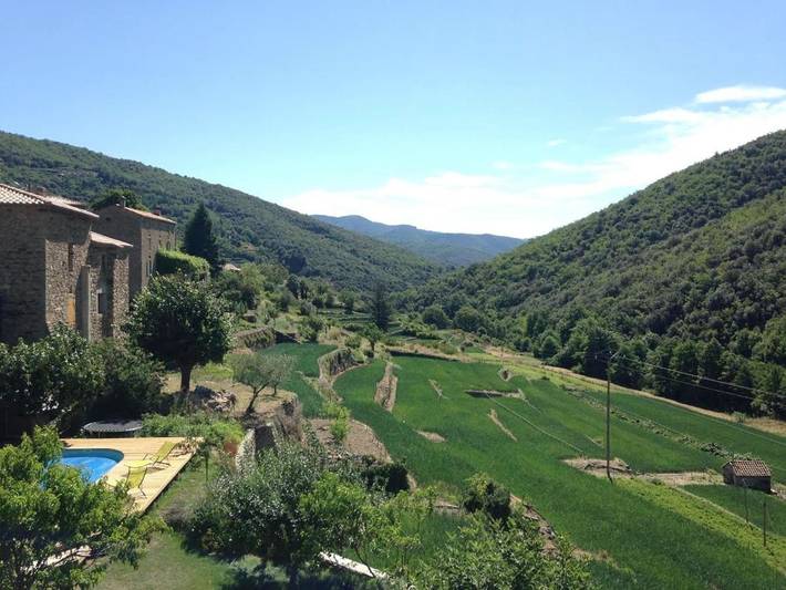 Appartement de vacances pour 5 personnes, avec piscine ainsi que vue et jardin, animaux acceptés