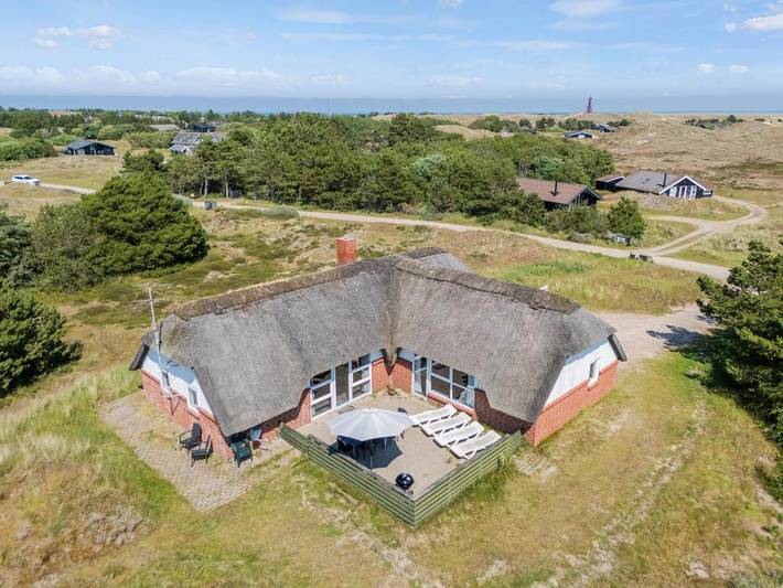 Ferienhaus für 8 Personen, mit Balkon/Terrasse und Whirlpool sowie Pool und Sauna