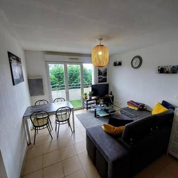 Gîte pour 4 personnes, avec vue et terrasse, animaux acceptés à Ambarès-et-Lagrave