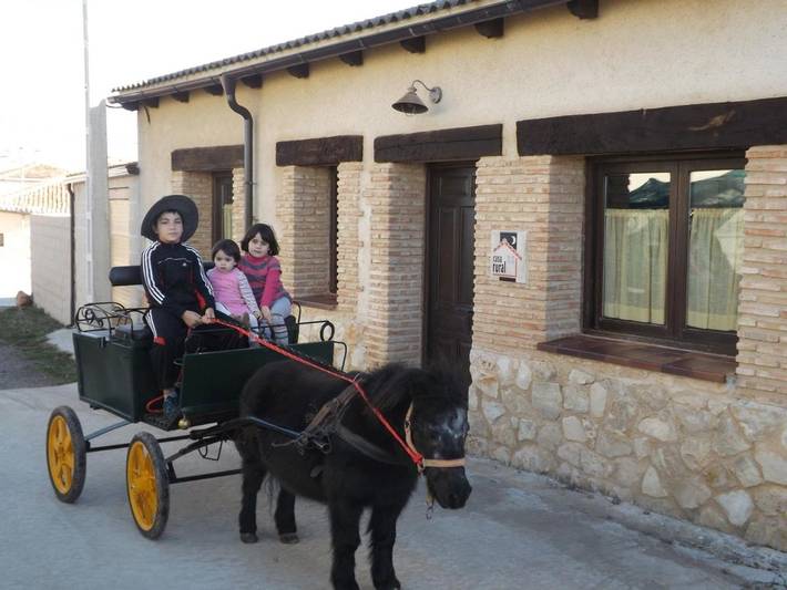 Casa rural para 4 personas, con jardín y vistas, Se admiten mascotas en Boceguillas