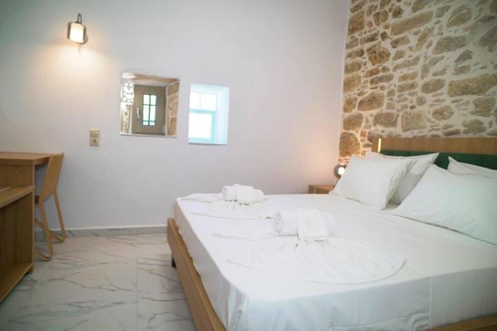Entire apartment, Ophelia House in Áyios Ioánnis – Cozy Retreat with Mountain Views in Iraklio-Heraklio region
