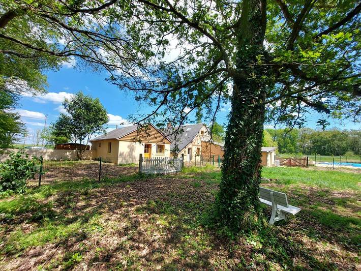 Gîte pour 30 personnes, avec jardin et jacuzzi ainsi que terrasse et piscine - 1