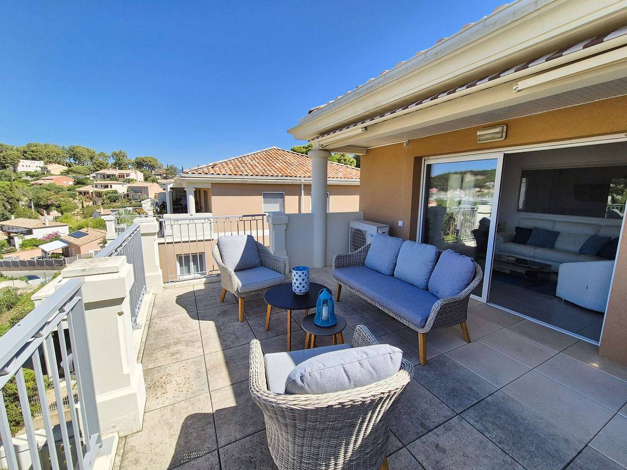 Appartement de vacances entier, Appartement contemporain 2 chambres – Vue mer - Climatisé - Tout à pied in Saint-Mandrier-sur-Mer, Région de Toulon