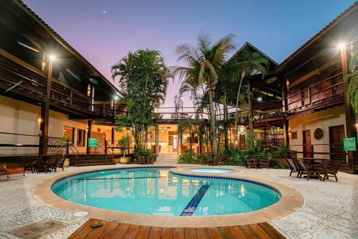 Hotel für 2 Personen, mit Garten und Whirlpool sowie Terrasse und Pool - 1