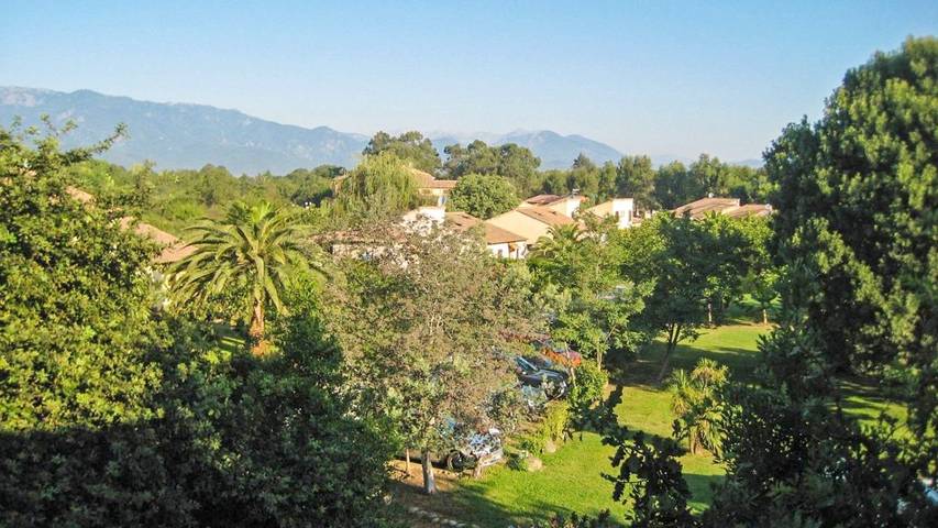 Gîte pour 8 personnes, avec vue et jardin, animaux acceptés à Ghisonaccia - 4