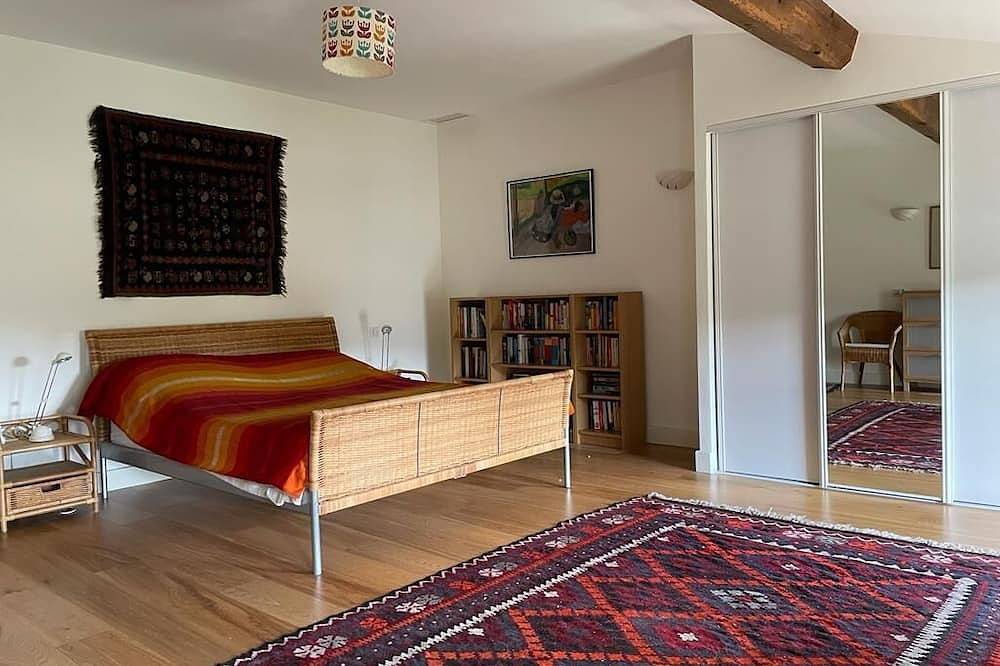 'La Rêve' Spacious & stylish holiday house in Roquebrun in Roquebrun, Béziers region