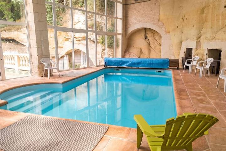 Location de vacances pour 14 personnes, avec Balcon ainsi que Jacuzzi et Jardin dans Ranton