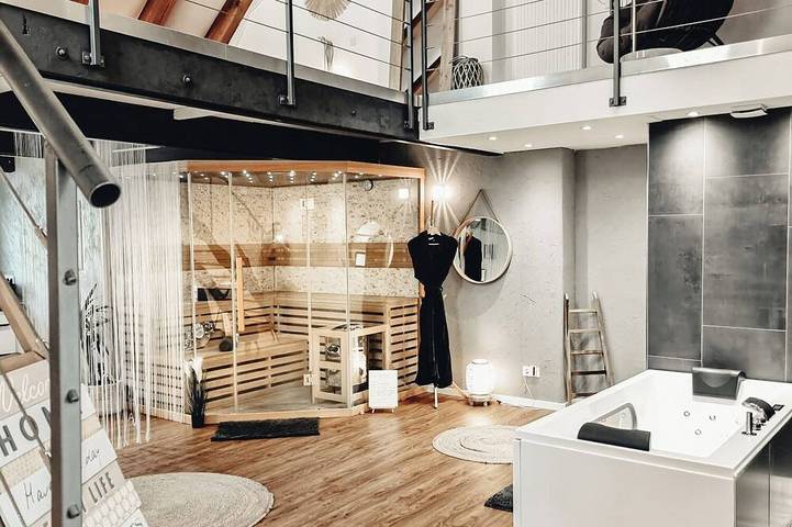 Gîte pour 2 personnes, avec sauna et jacuzzi à Ralingen