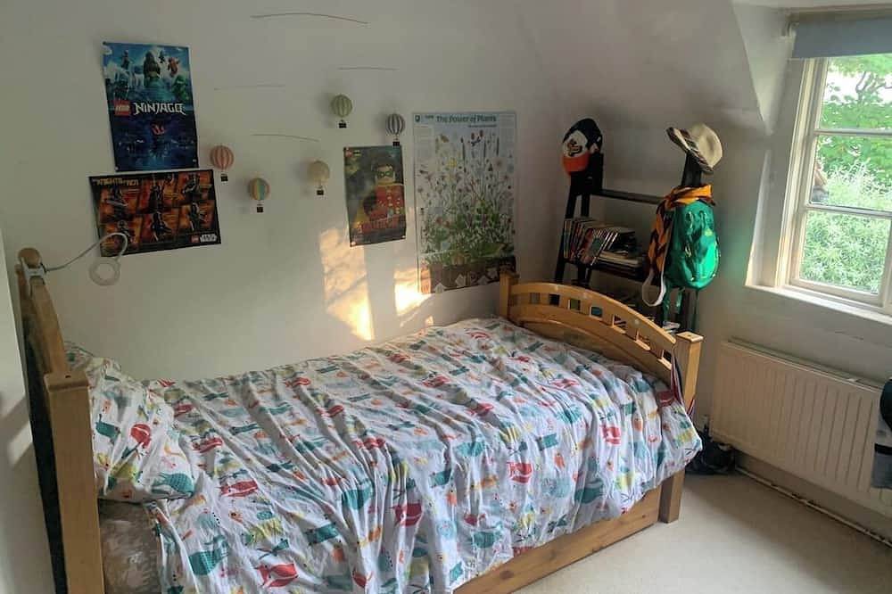 Spacious, historic cottage near town and country. in Kings Worthy, South Downs