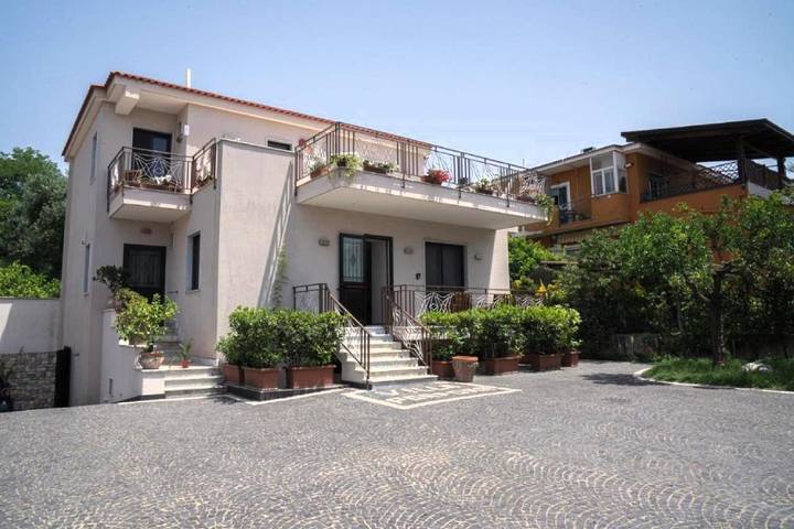 Maison d’hôte pour 15 personnes, avec piscine et jardin à Pompei - 4