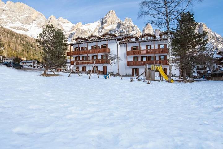 Location de vacances pour 6 personnes, avec Balcon et Terrasse ainsi que Jardin et Vue à San Martino di Castrozza - 3