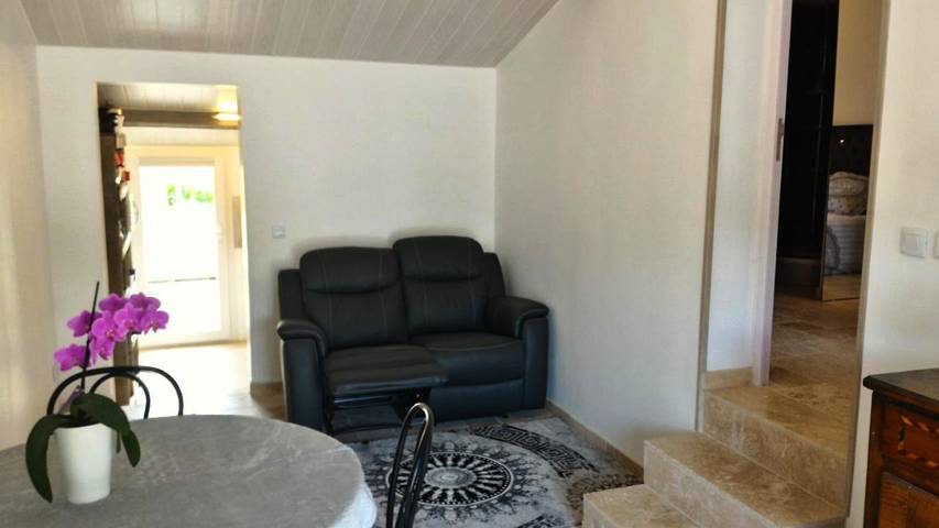 Appartement de vacances pour 2 personnes, avec Terrasse ainsi que Jardin et Piscine à Le Beausset
