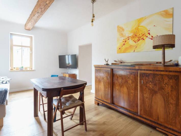 Ganze Wohnung, Komfortable Ferienwohnung in Paulinzella mit Großem Garten in Königsee-Rottenbach, Ostthüringen