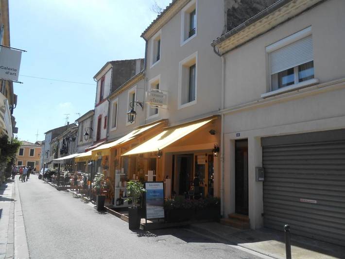 Hôtel pour 2 personnes, avec terrasse dans Office de Tourisme d'Aigues-Mortes en Terre de Camargue - 4