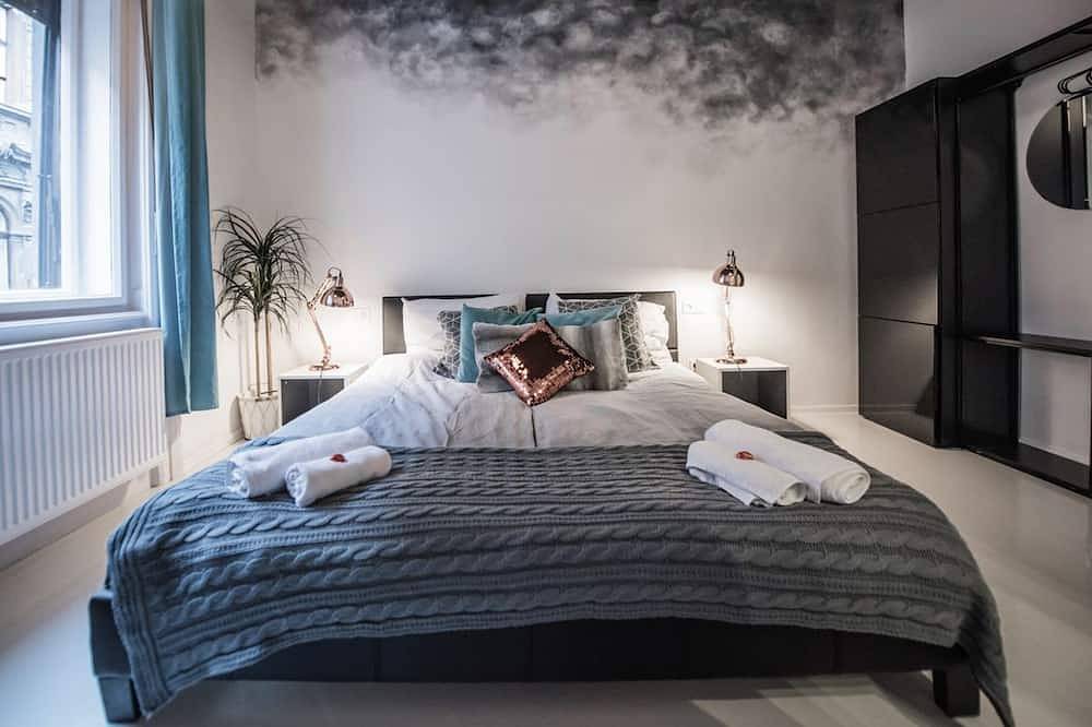 Entire apartment, Luxurious Downtown Apartment With 4 Bedroom, 4 Bathroom in Budapest, Central Hungary