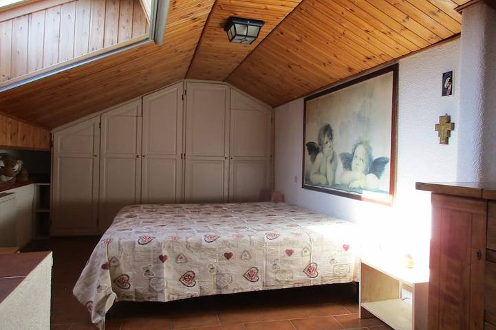 Appartamento intero, Appartamento 5 posti letto con terrazzo vista mare, distanza dalla spiaggia 50 m in Porto Maurizio, Imperia