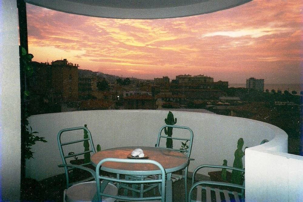 Appartamento intero, Appartamento uso esclusivo, ampio terrazzo vivibile, Wi-Fi gratuito in Vallecrosia, Riviera di Ponente