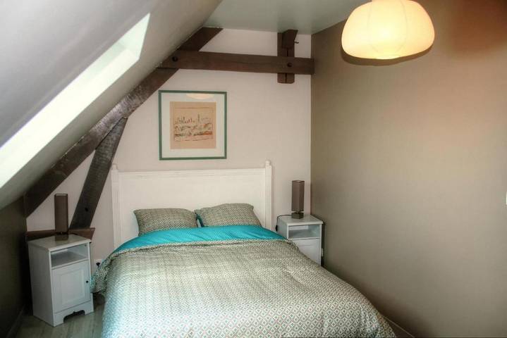 Location de vacances pour 12 personnes, avec jardin et piscine ainsi que vue et sauna, adapté aux familles à Rillé - 3