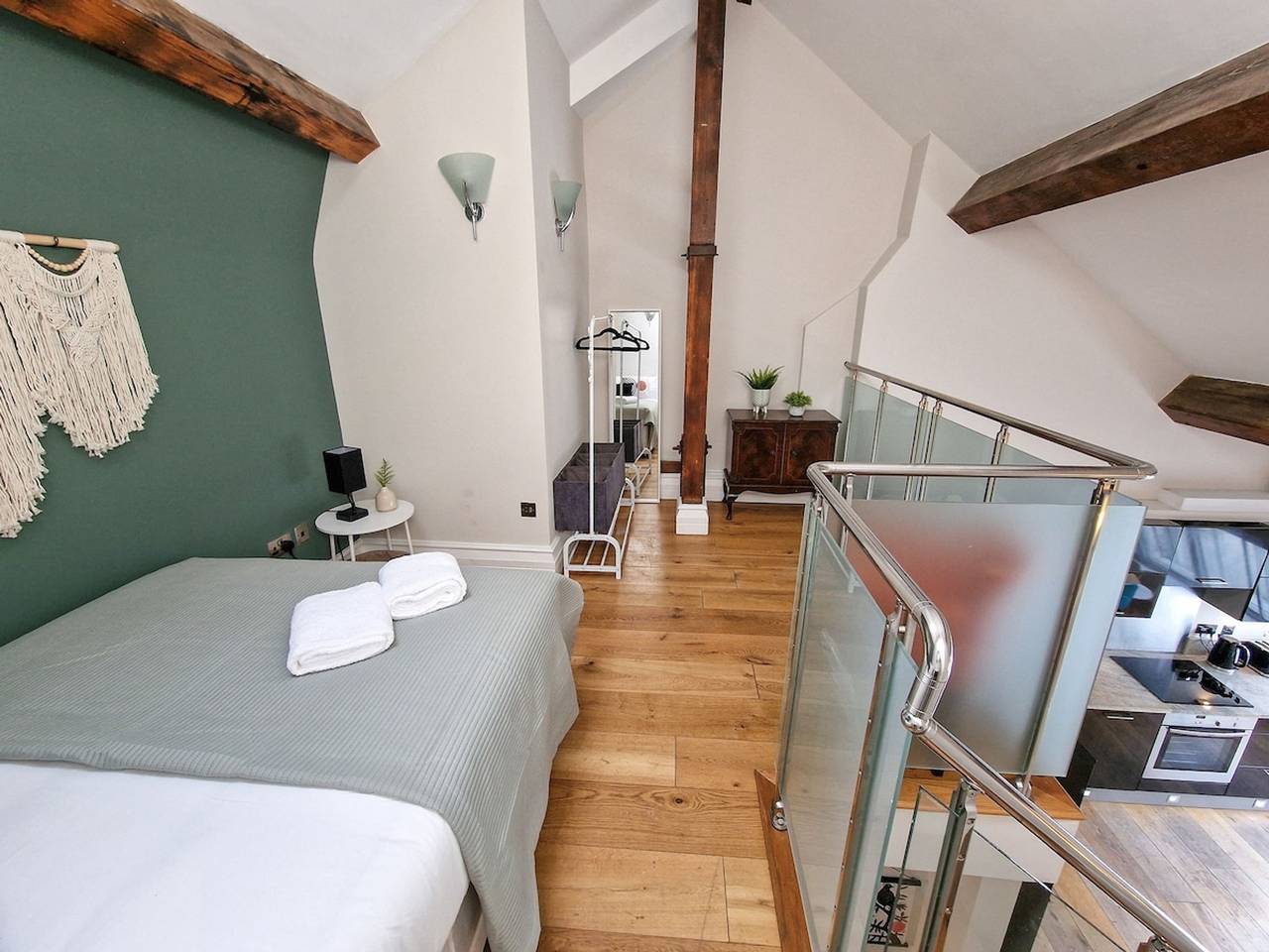 Entire apartment, Luxury Piccadilly Duplex Flat by City Superhost in Manchester, Greater Manchester