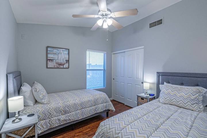 Vacation rental for 8 people, with terrace and yard in Gilbert