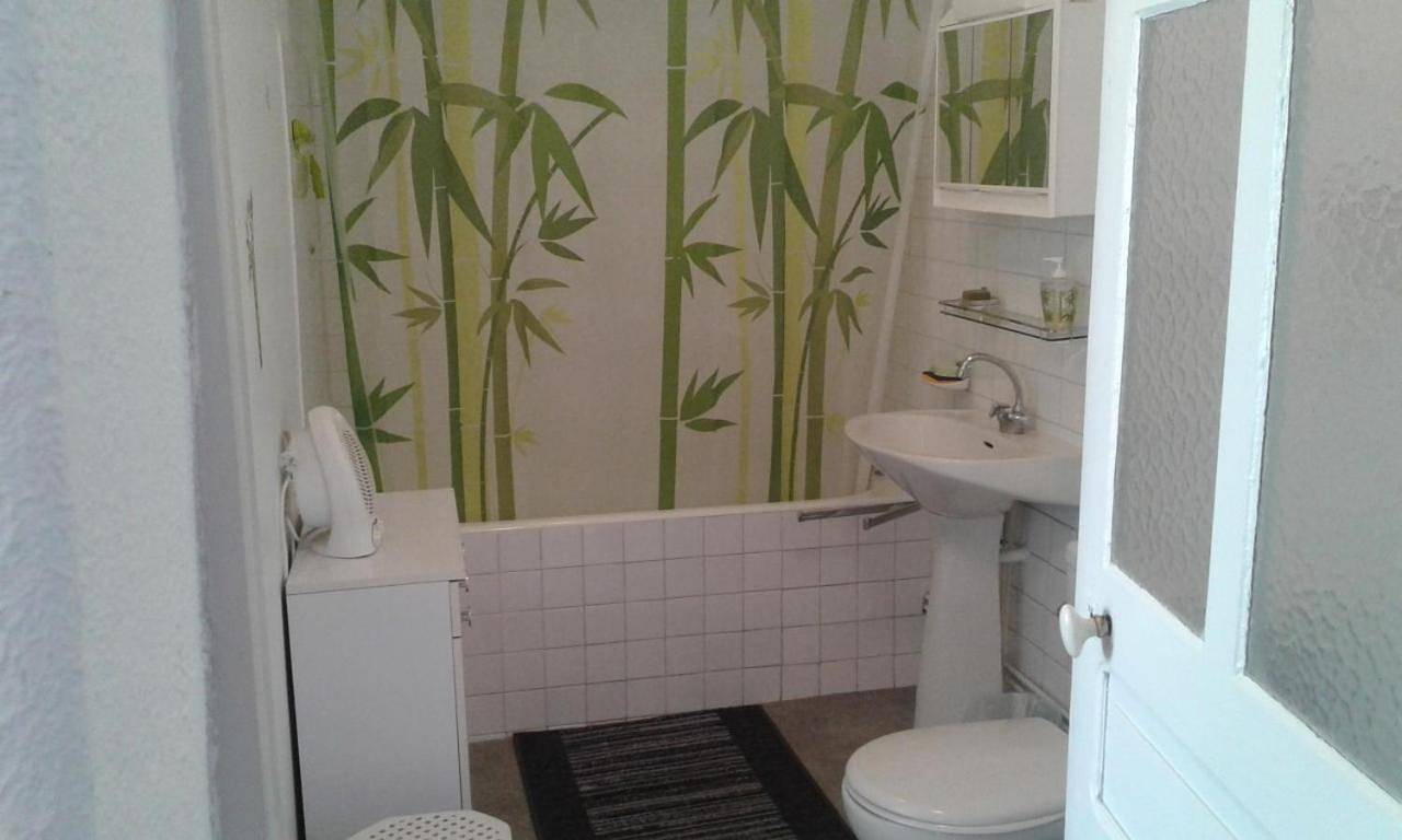 Appartement entier, Petit gîte de la Fontaine in Peyre-en-Aubrac, Région de Mende