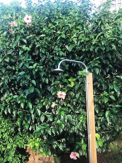 Location de vacances pour 8 personnes, avec piscine ainsi que vue et jardin dans Plage de Cluny - 4