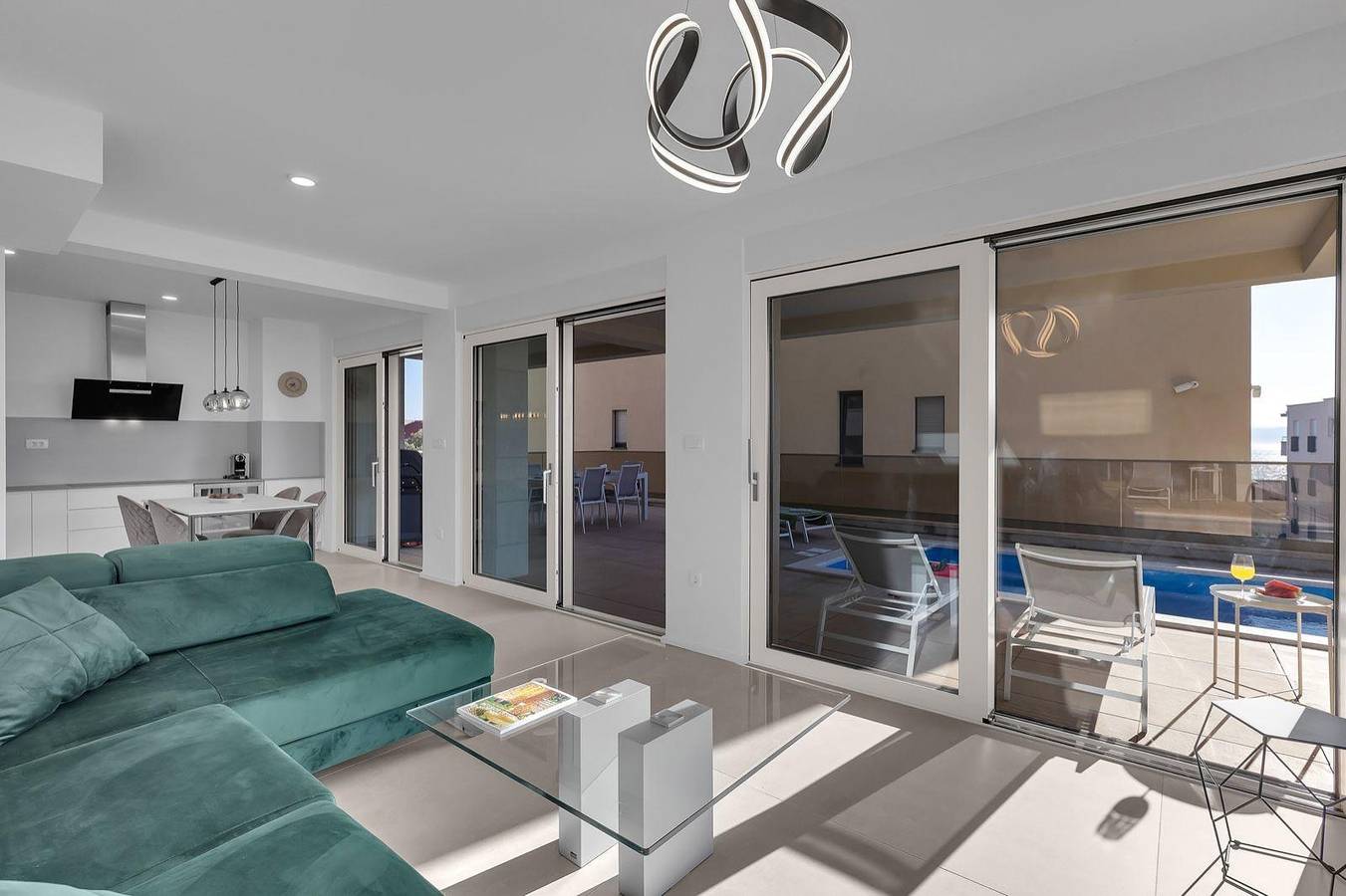 Ganze Ferienwohnung, Apartman Delux with private pool in Tucepi, Makarska Riviera