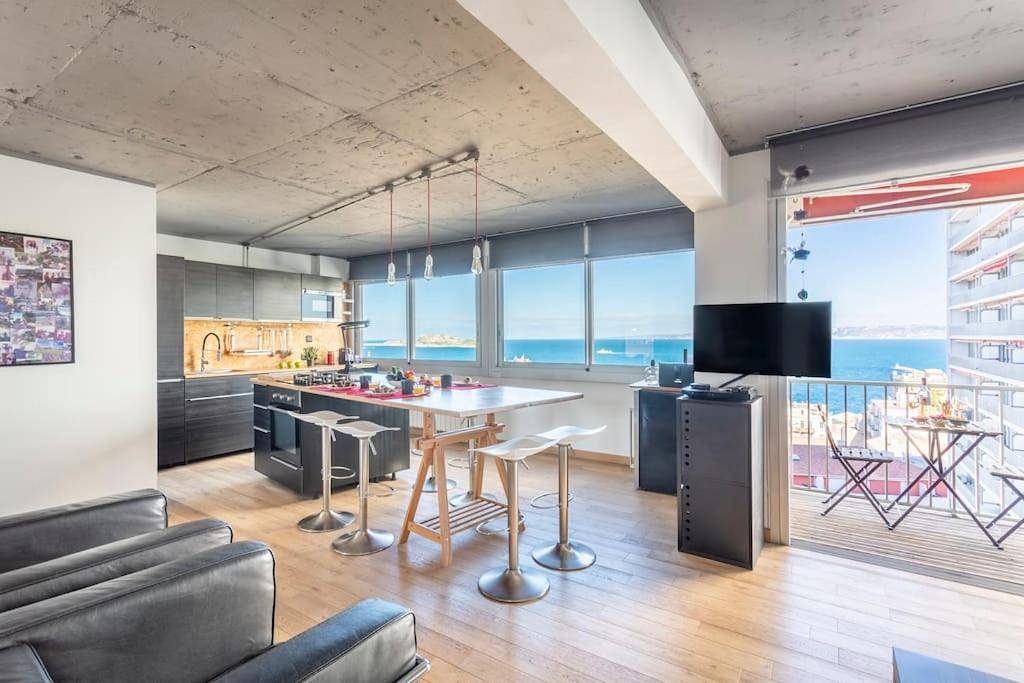 Appartement entier, Two-Bedroom Apartment in Marseille, Région de Marseille