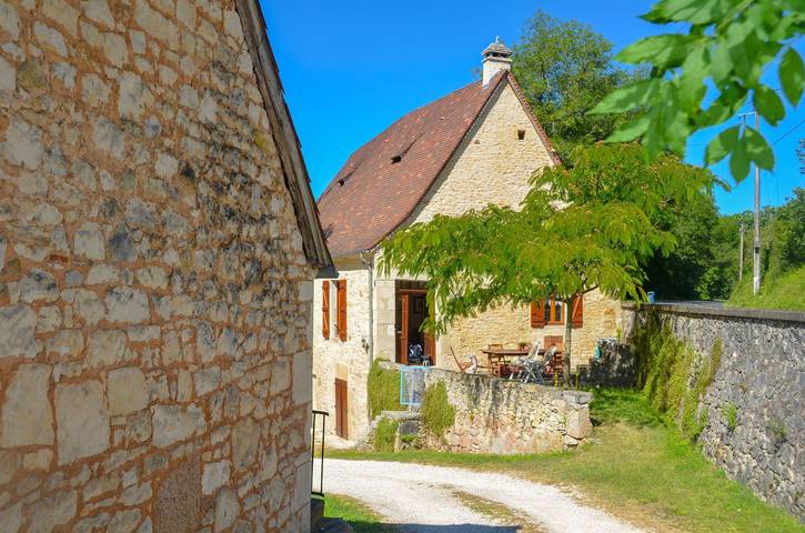 Location de vacances pour 8 personnes, avec balcon/terrasse et terrasse à Souillac