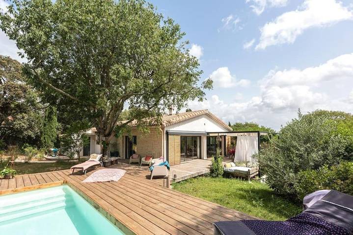 Villa pour 8 personnes, avec vue ainsi que jardin et piscine, animaux acceptés à Montpellier