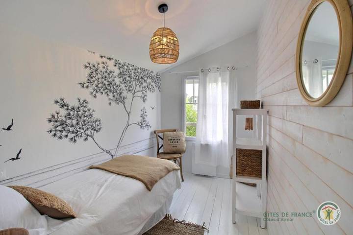 Location de vacances pour 3 personnes, avec vue et jardin dans Plage Tourony - 3