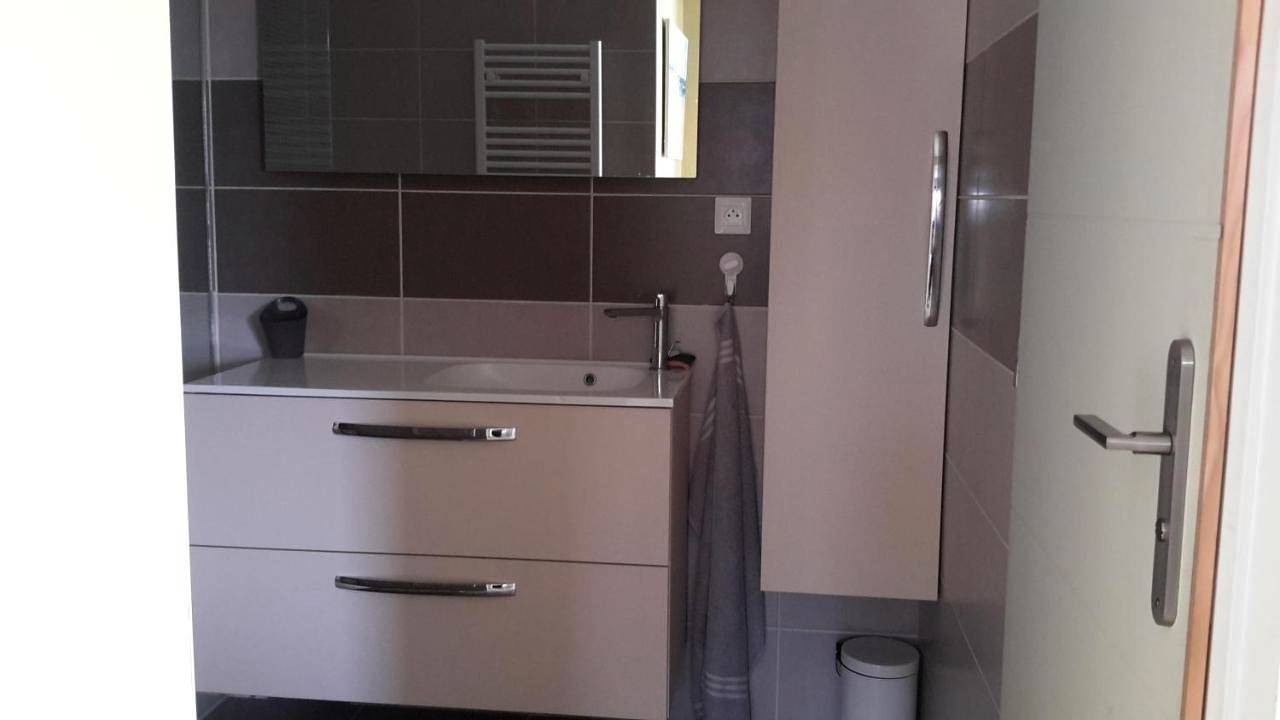 Appartement entier, One-Bedroom Apartment in Saint-Régis-du-Coin, Parc Naturel Régional du Pilat