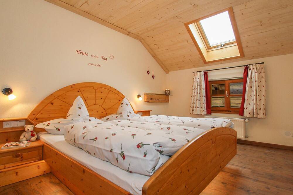 Ganze Wohnung, Ferienwohnung Morgensunn für 4 Personen, 2 Schlafzimmer, Balkon, 49 qm in Inzell, Bayerische Alpen