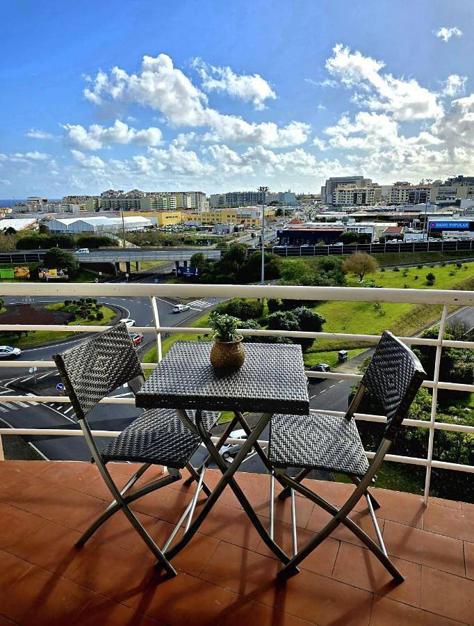 Casa de férias para 6 pessoas, com vista e varanda em Ponta Delgada