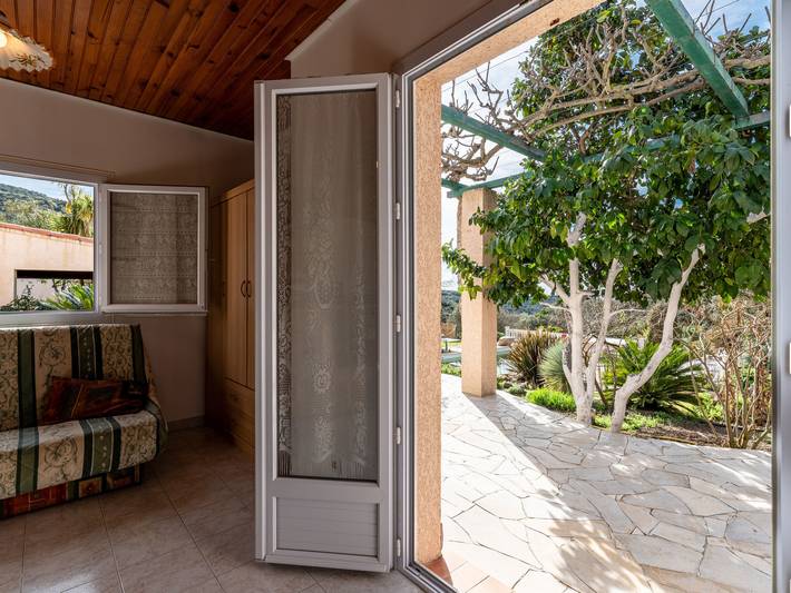 Location de vacances pour 6 personnes, avec terrasse et jardin à Coti-Chiavari - 3