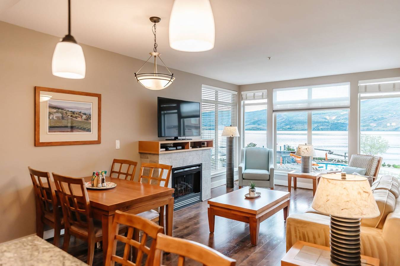 Ganze Wohnung, Sunny Skies & Lakeside Views at The Cove Resort in West Kelowna, Crystal Mountain