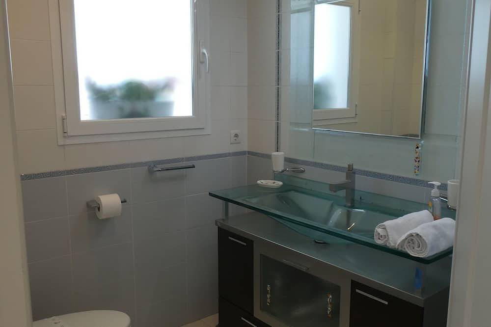 Ganze Wohnung, Schönes Apt. mit 2 Schlafz. , große Terrasse, Traumblick, gem. Pool, strandnah in Urbanización Ladera del Mar, Nerja
