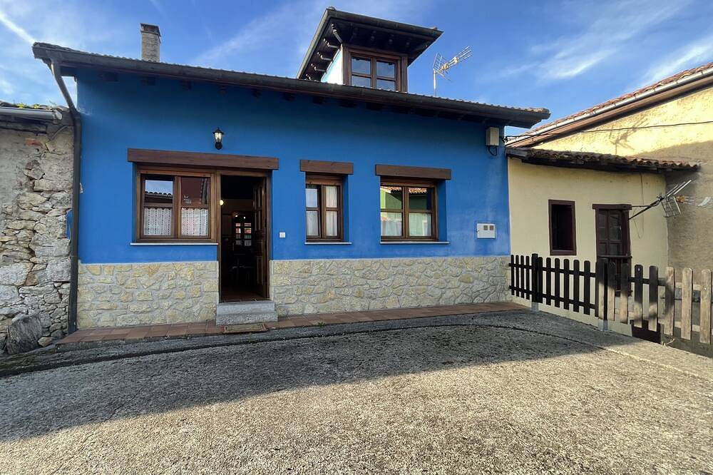Casa Carmen for 8-9 people in Biedes in Piloña, Sierra del Sueve
