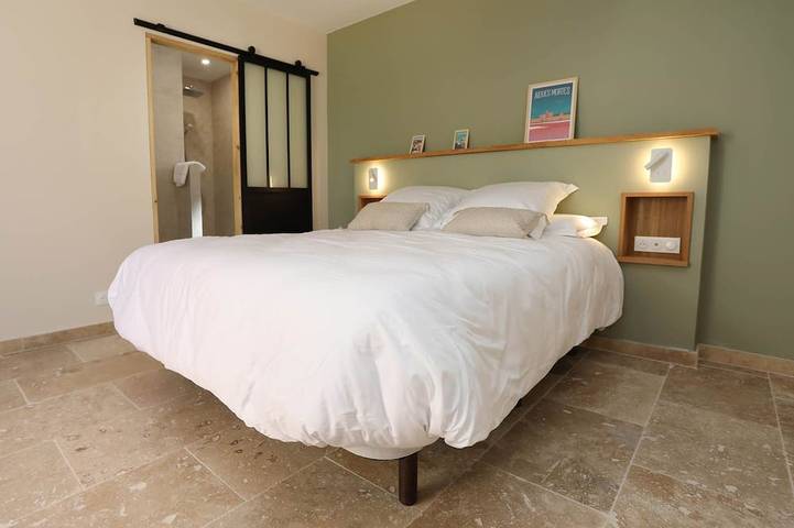Ganze Wohnung, L'Olivier villa with private pool in Vers-Pont-du-Gard, Nimes und Umgebung