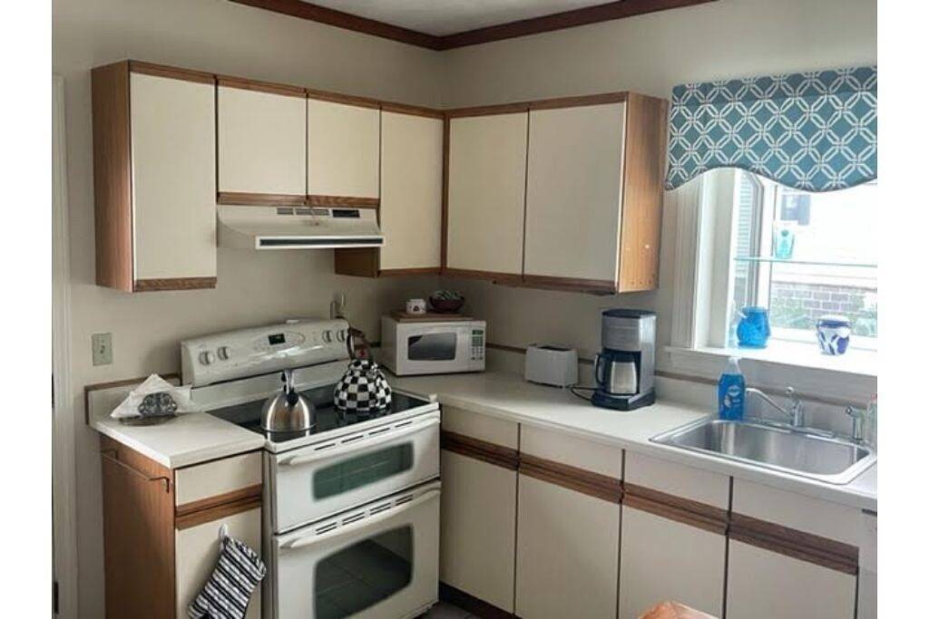 Ganze Wohnung, 2 Bedroom Fully Furnished Waterfront Condo Long Term Rental 31 Days+ in Salem (MA), Essex County (MA)