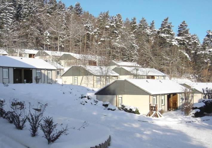 Parc de vacances pour 5 personnes, avec Balcon ainsi que Terrasse et Jardin en Auvergne