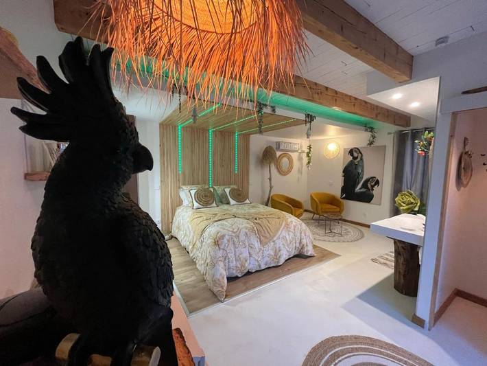 Gîte pour 2 personnes, avec Jacuzzi et Terrasse ainsi que Jardin et Piscine à Congénies