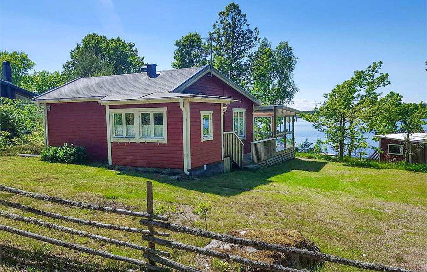 Hus för 6 Personer, med terass samt sjöutsikt och trädgård, med husdjur