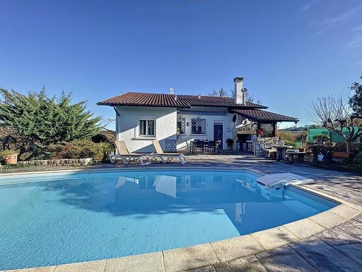 Ferienhaus für 12 Personen, mit Garten und Ausblick sowie Pool - 1