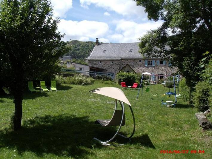 Location de vacances pour 13 personnes, avec Jardin à La Chapelle-d'Alagnon