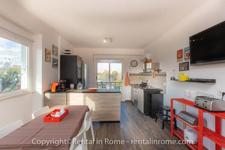 Apartamento entero, Apartamento de vacaciones para 4 personas con balcón/terraza in Roma, Provincia de Roma