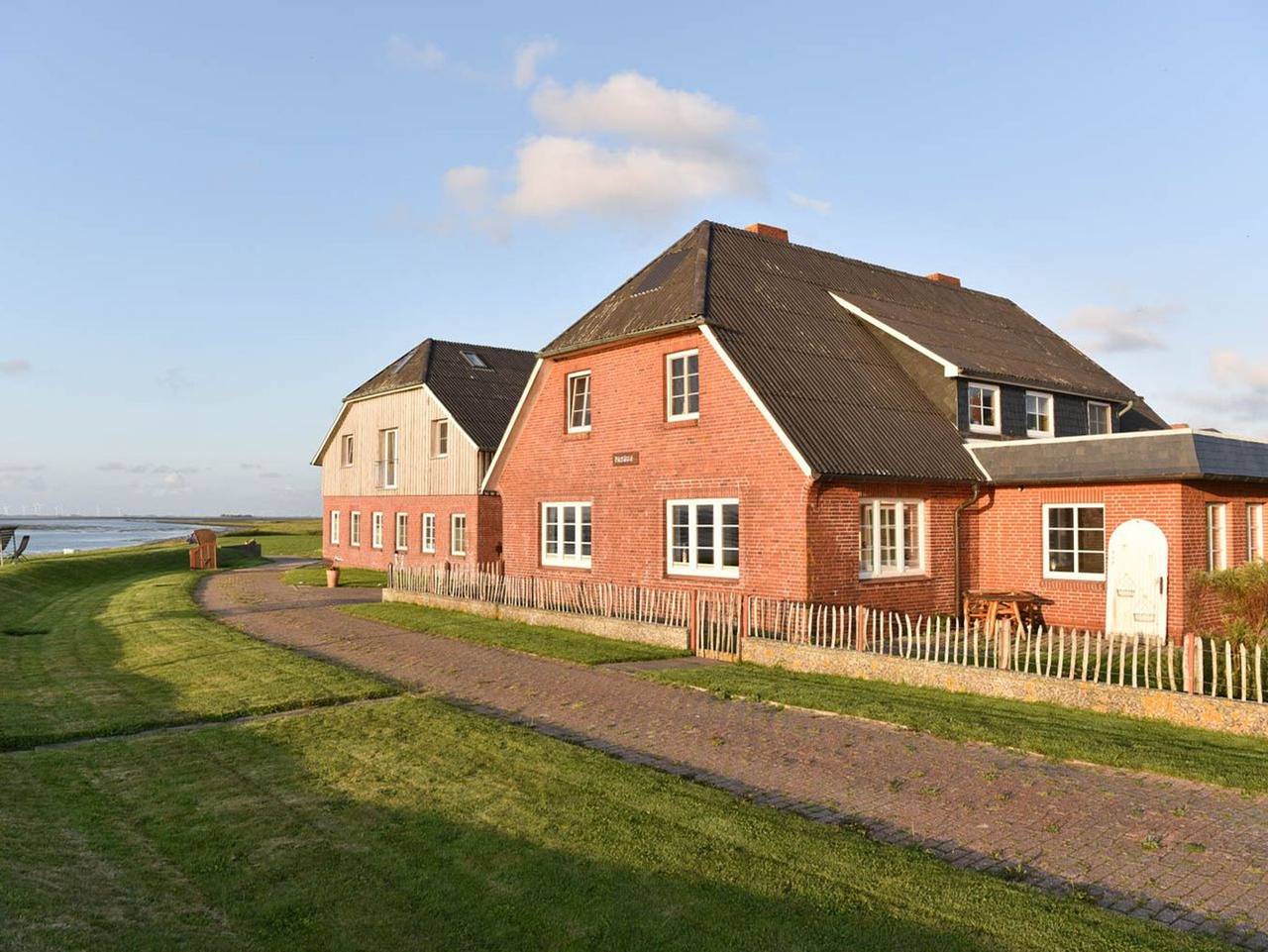 Ganze Ferienwohnung, Hallig Hüs 2 - Erleben Sie erholsame Tage in unserer gemütlichen 3-Raum-Wohnung auf Langeneß. Hallig in Langeneß, Halligen